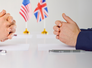 Blog - Online vs Face to Face - 16x9 (10)