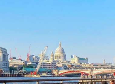 Blog - Online vs Face to Face - 16x9 (9)