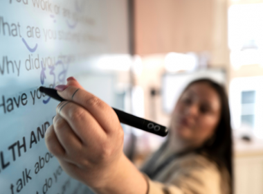 வலைப்பதிவு - ஆன்லைன் vs நேருக்கு நேர் - 16x9 (9)